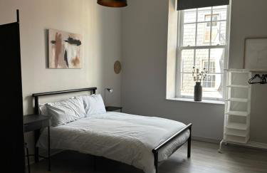 The Tower Suite - Town Centre, Spacious, 2 Bed, Sleeps 4 - Foto 23