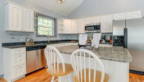 4 Mi to Long Lake! Secluded Haven with Fenced Yard - Foto 5