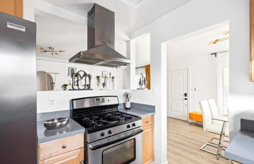 Modern Oasis with Pool & Jacuzzi near Universal Studios - Foto 10