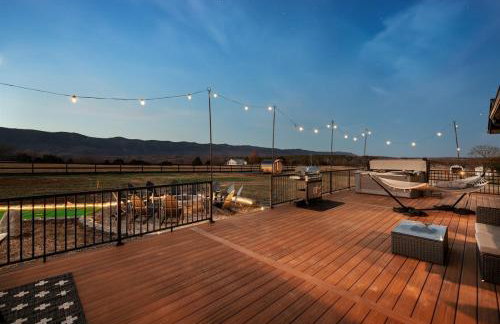 Luxe, Mountain VIEWS, Sauna, HotTub, Pups - Foto 35