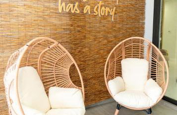 Designer Villa with Heated Pool, BBQ, Firepit, Ideal for Families & Groups - Photo 4