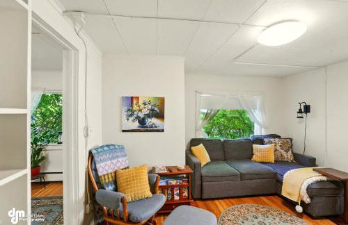 Coastal Cabin - Downtown Historical Log Home - Foto 9