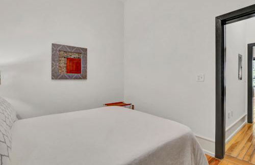 Luxe 220 Suite 2 - Photo 13