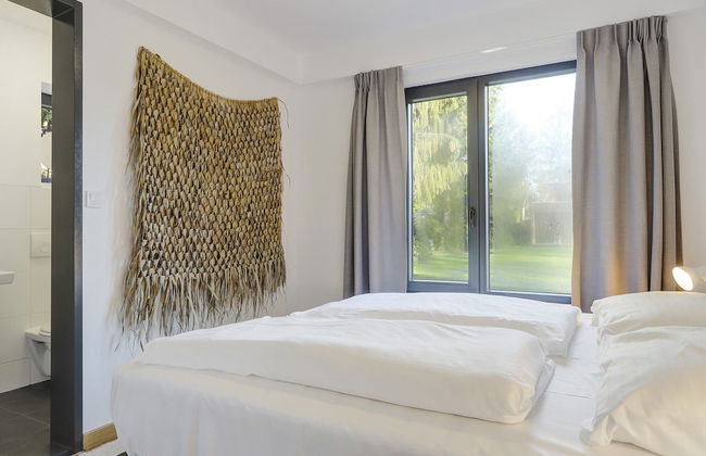 Getaway With Covered Veranda - Photo 3