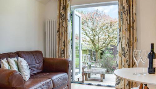 Garden Cottage - Photo 2