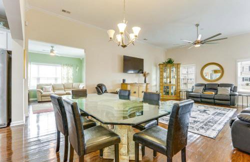 Community Pool! Family-Friendly Savannah Retreat - Foto 8