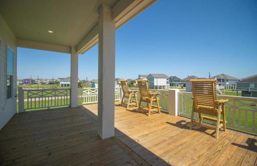 4BR Beach Haven - Deck, Gourmet Kitchen, Tiki Bar Fun - Foto 9
