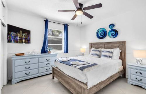 Spacious 5 Bedroom Heated Pool and Hot Tub, 12 minutes to the Beach - Foto 29