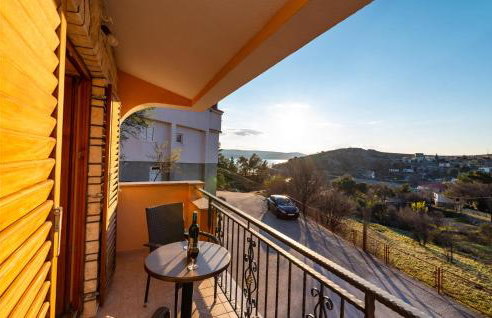 Cozy Apartment In Modric With Wifi - Photo 1