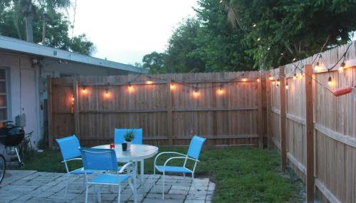 Retro-Inspired Stay BBQ Patio Close to Downtown - Foto 4