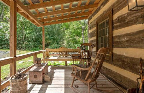 Historic Restored Farmhouse with Cowboy Cauldron Fire Pit Near Ice Mountain, Capon Bridge, West Virginia - Foto 4
