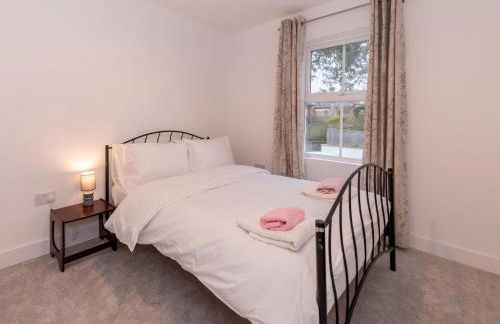 Charming Modern Home in Central Wokingham - Pass the Keys - Foto 4