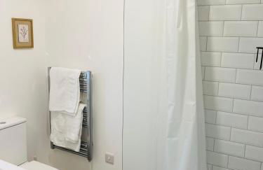 2 bedroom cottage in Bromley suitable for 4 people - Foto 10