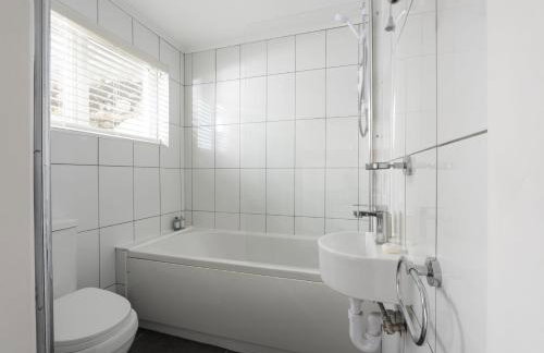 Little Adanac - Photo 17