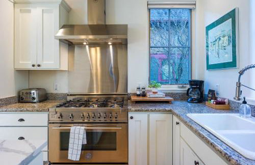 Walk to Town, Beach, Modern, Gourmet Kitchen, EV - Foto 15