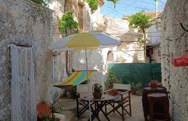 Ξενώνας "Alexandra's Coffee House" - Foto 76