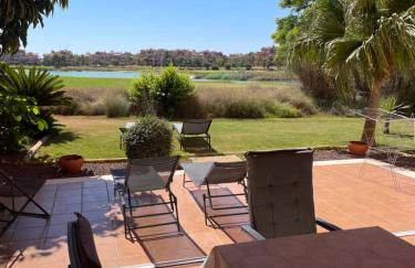 BEL APPARTEMENT REZ De CHAUSSEE AVEC DOUBLE TERRASSE FACE AU LAC ET AU GOLF - Foto 35