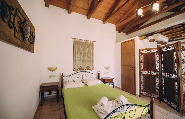 Trikalioti\'s Lush Green Estate Apartments - Photo 4