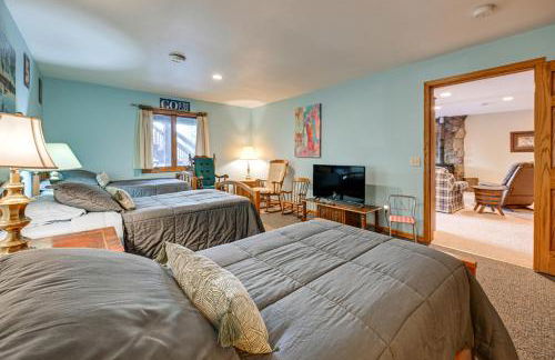 Pet Friendly with Game Room, Hot Tub and Private Dock! - Foto 23