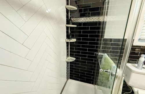 New 3 BR Apt in Elizabeth Railroad Style Path Train Bus Hospital EWR Airport NJ Manhattan NYC - Foto 36