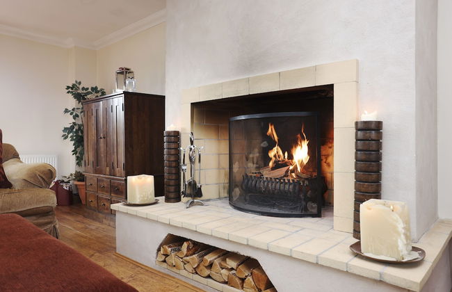 JOIVY Greenknowes Estate With Hot Tub And Bar - Foto 53