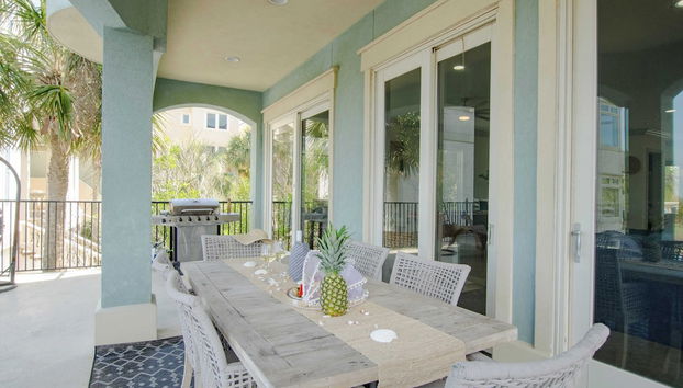 Steps to Beach, Infinity Pool + Hot Tub, Game Room Coastal Marsh by Avantstay - Foto 4, Interior