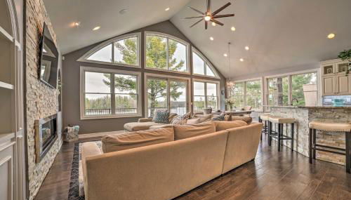 Luxe Waterfront Home with Private Lake Access! - Foto 3