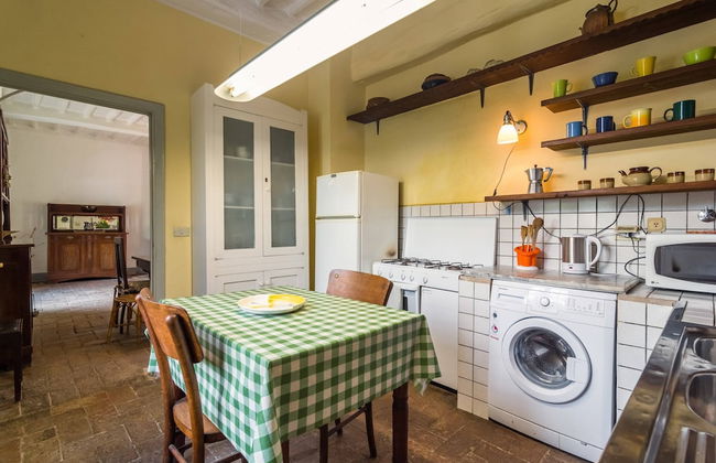 Farmhouse in Tuscany Near Renaissance Villa - Photo 8