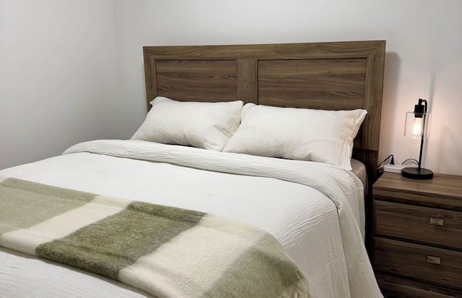 Levida Living - Cozy 2 Bedroom Suite at the Heart of Langley - Photo 2