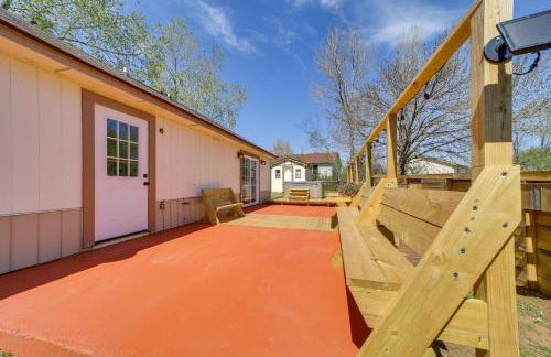 Barling Vacation Rental Fenced-In Yard with Hot Tub - Foto 21