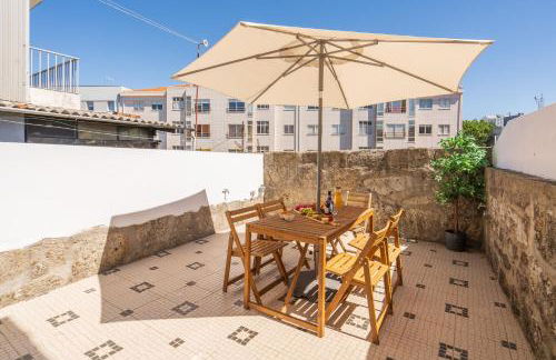 Host Wise - Elegant Colorful House w Private Terrace - Foto 30