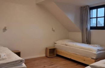 Tolstov House - 5 Room House with Terrace - 35 Min to Messe DUS - Foto 11