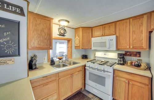 Lakefront Wisconsin Home with Boat Dock and Fire Pit! - Foto 9