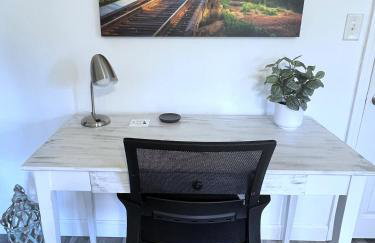 Private Lower Level Suite in Home-Sep Entrance! - Foto 27