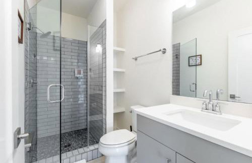 6 Bedroom Quiet Townhome! 6min to Airport & 15min to Downtown! - Foto 22