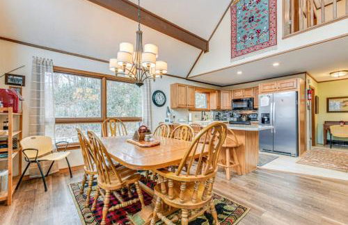 Mountain Getaway with Views and Fire Pit - Foto 8