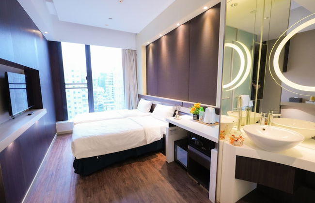 Epoch Hotel - Photo 7