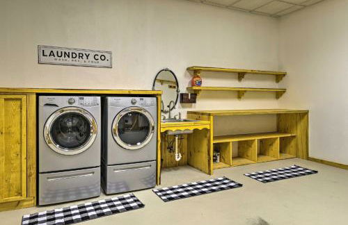 Grand Mountain Retreat in Angel Fire with Game Room! - Foto 32