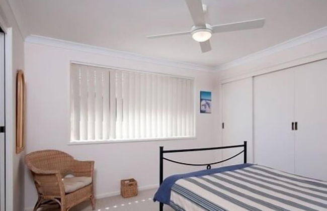 Bombora at Fingal Bay - Photo 2