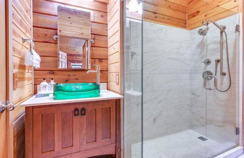 Magical Metamora Cottage with Fire Pit, Pond, Deck! - Foto 15