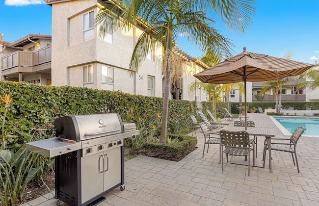 Walk to Beach Pool, Hot Tub, Private Patio, Parking Seabreeze Retreat - Photo 52