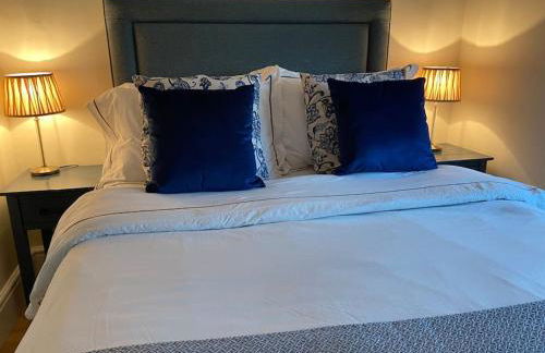 Delightful 3 bed cottage with hot tub & sea views. - Photo 16