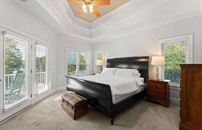 Lakefront 6bdr, Priv Dock, Game Room, Firepit Jake's Lake House by Avantstay - Foto 26