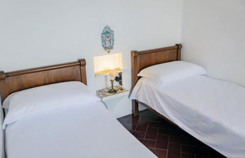 Stunning architectural villa with direct access to lake - Foto 26