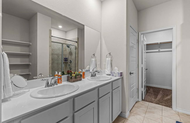 Single-level Home Game Area Ideal for Long Stays - Foto 18