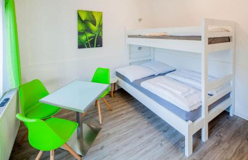 SecondHome Stuttgart - Moderne große Wohnungen nahe der hist Altstadt von Esslingen aN - versch Größen 8 - 11 - 19 Betten - Foto 5