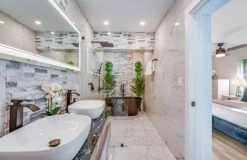 Friendly Fox Luxury Pool & Spa - Near DT & Beach home - Foto 40