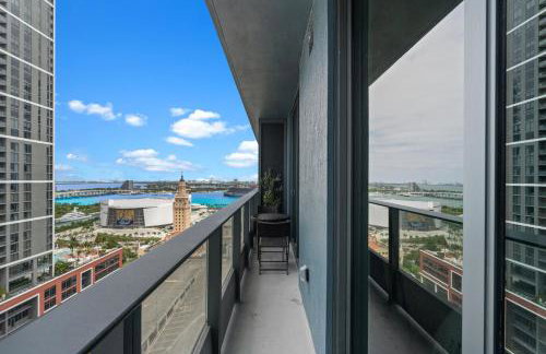 Downtown Condo with Den and Pool Access - Foto 36