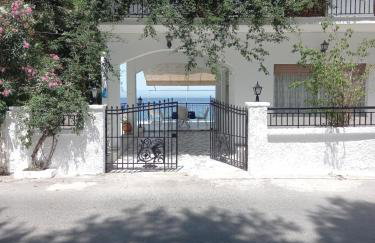 Ekie Apartment with sea view - Photo 4