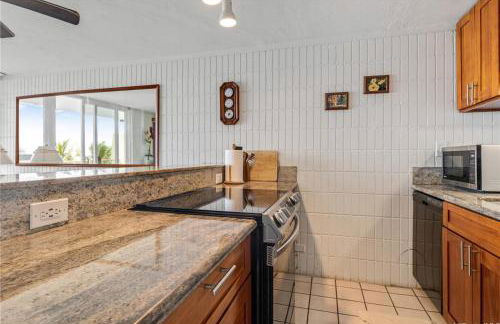 Stunning Ocean Views Condos in Oahu at Punaluu - Photo 35